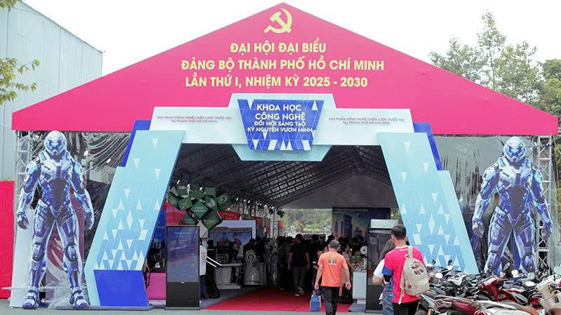 Many National Strategic Technology Products Are Showcased at the Exhibition Celebrating the Ho Chi Minh City Party Congress